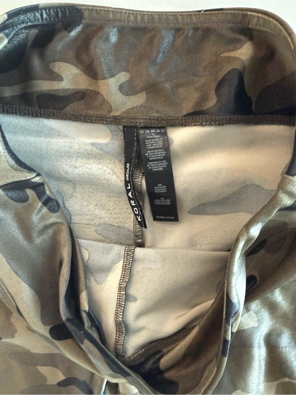 Koral Lustrous Infinity High Rise Leggings Camo - Picture 5 of 6